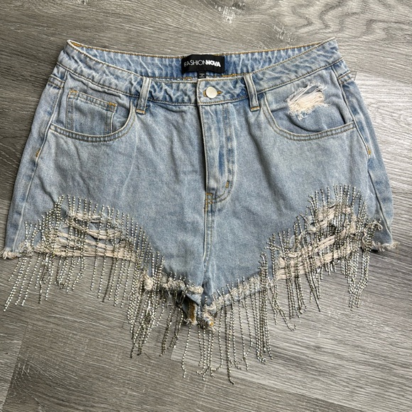 🤍free w any item🤍 Fashion Nova Distressed Denim Shorts with Rhinestone Fringe - Picture 2 of 7